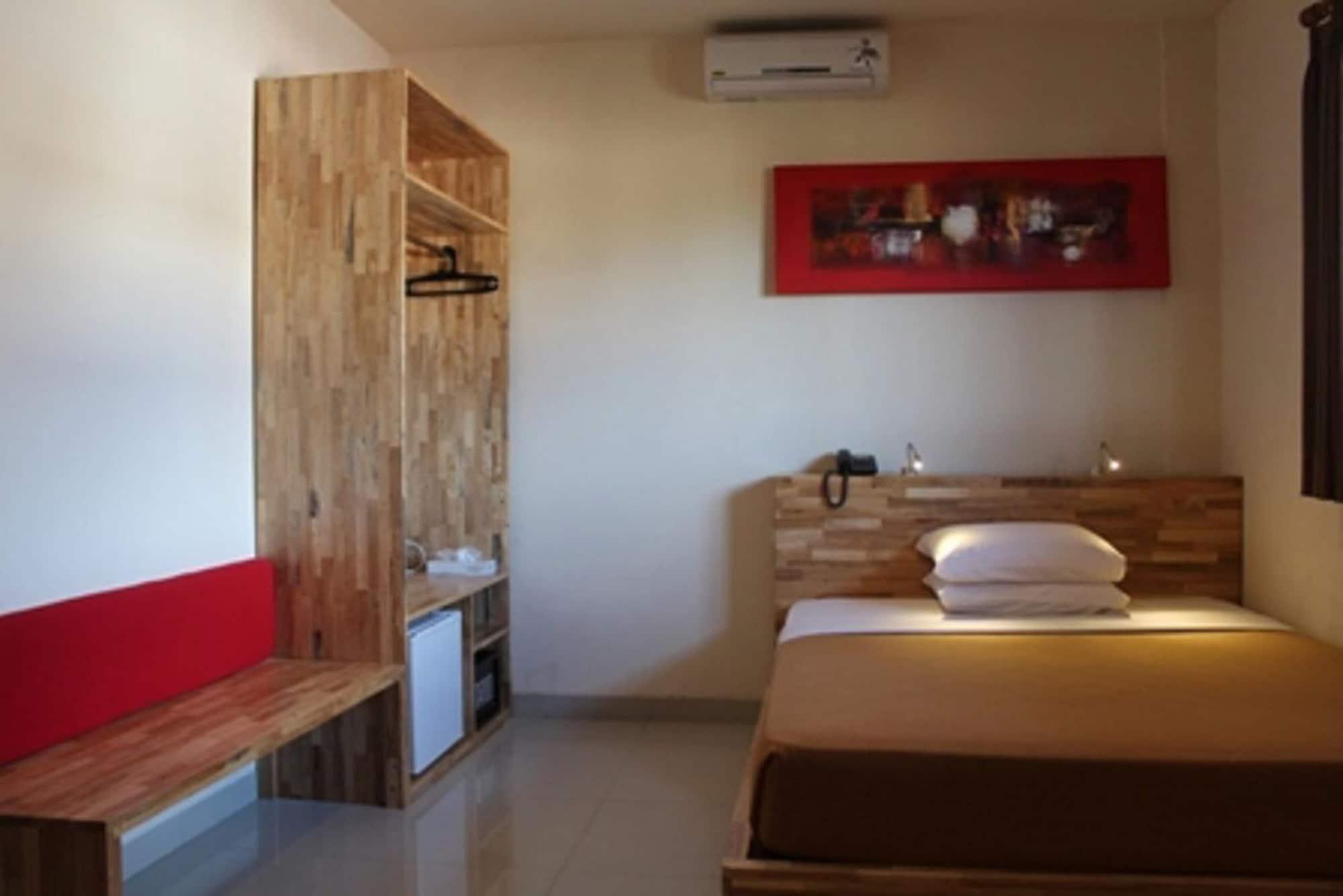 Hotel Karthi Kuta Kuta  Exterior photo