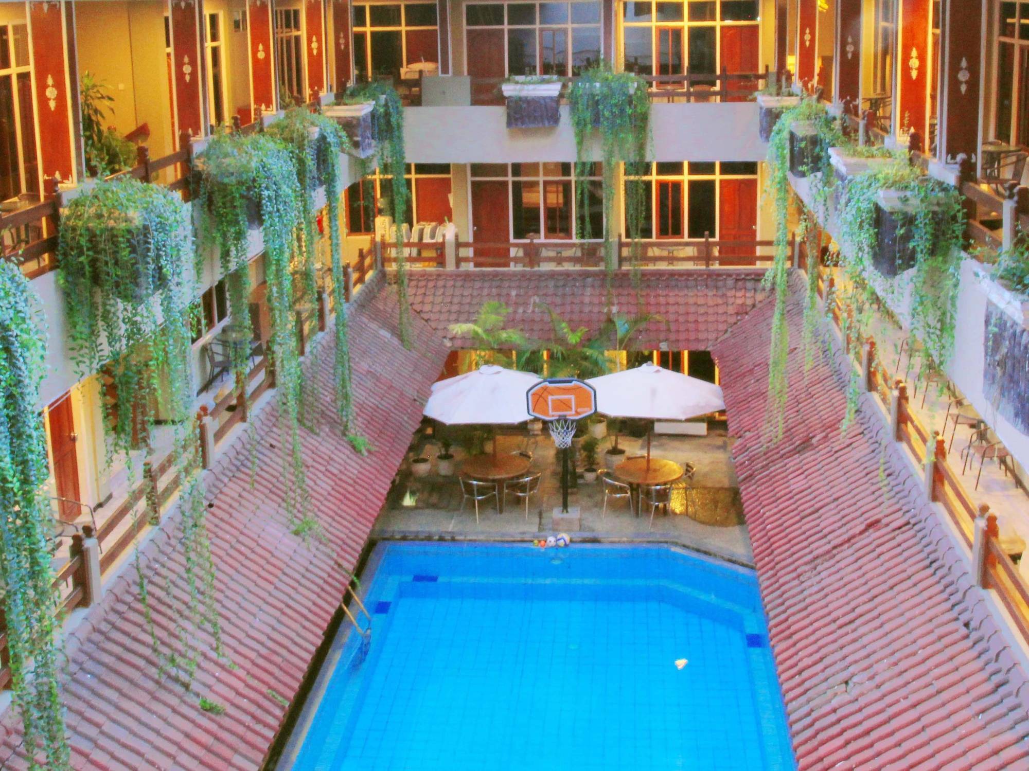 Hotel Karthi Kuta Kuta  Exterior photo