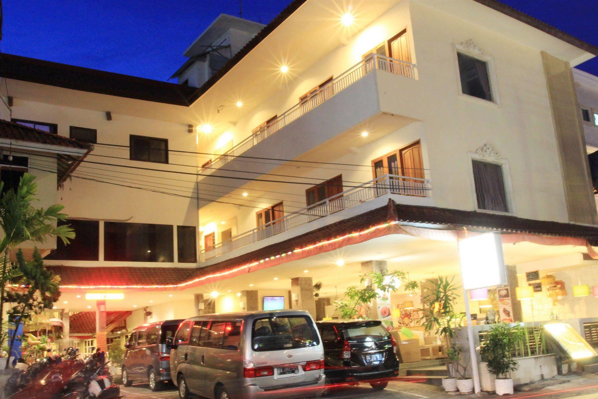 Hotel Karthi Kuta Kuta  Exterior photo