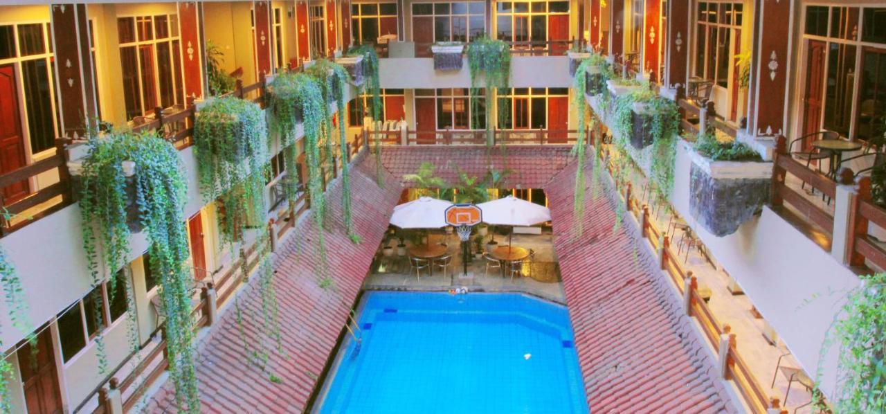 Hotel Karthi Kuta Kuta  Exterior photo