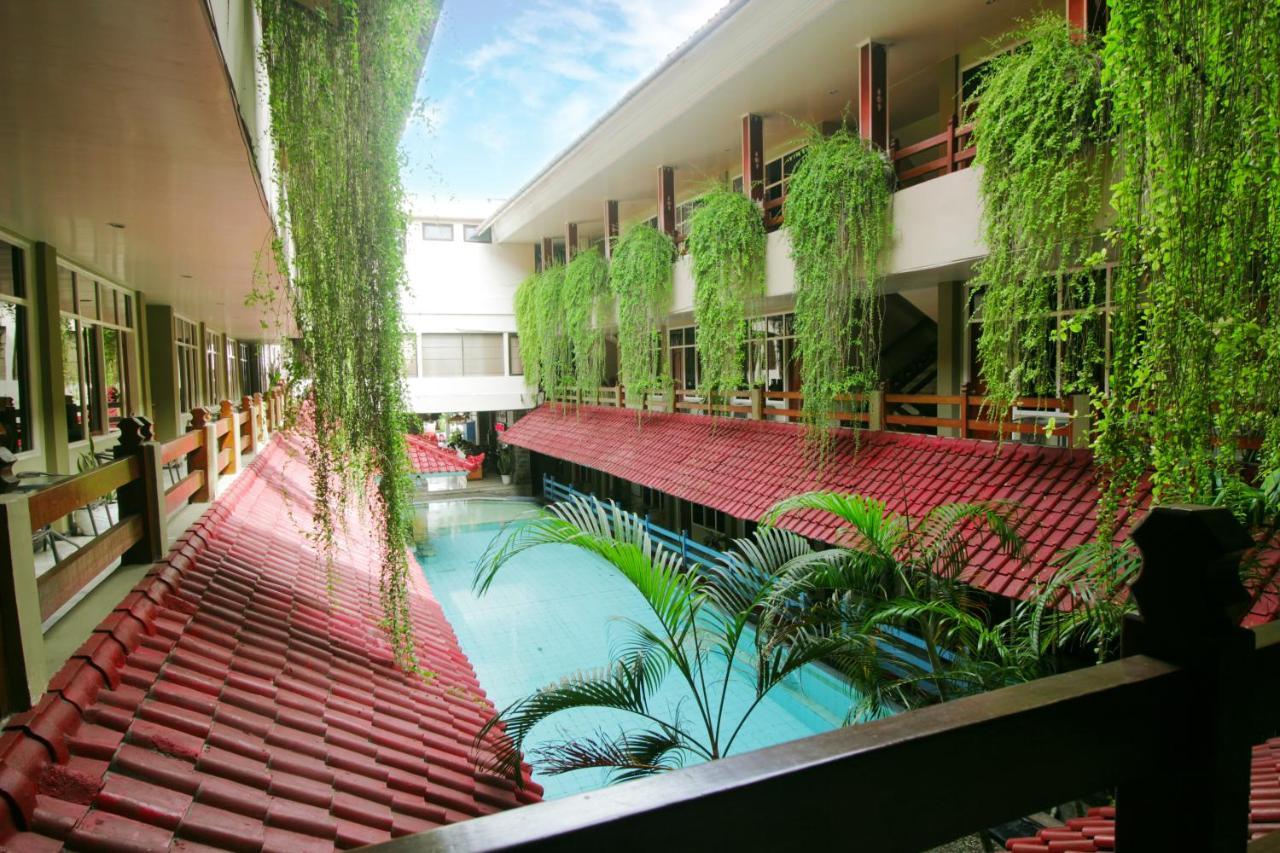 Hotel Karthi Kuta Kuta  Exterior photo